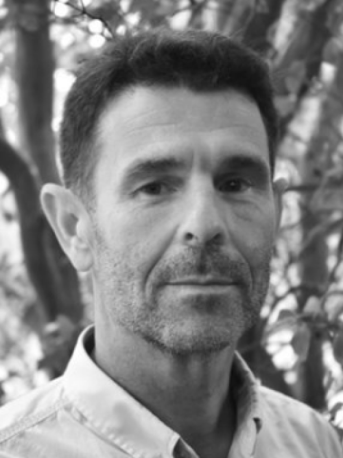 Dr Peter McComb